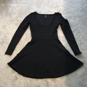 Women’s black dress small